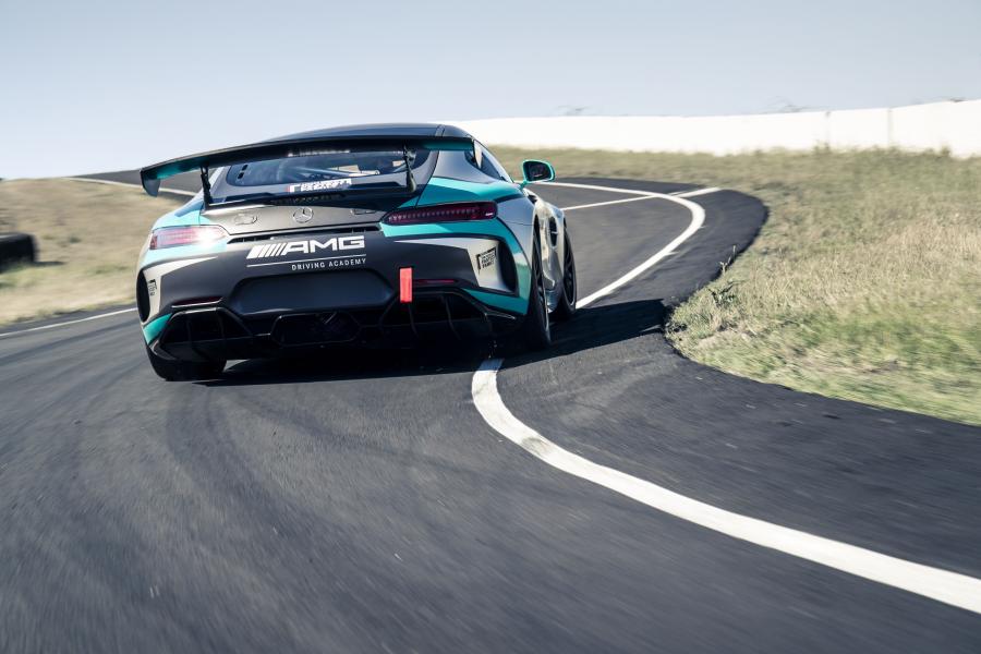  Mercedes-AMG GT4 (C190) 2017 года  (фото 33 из 43)